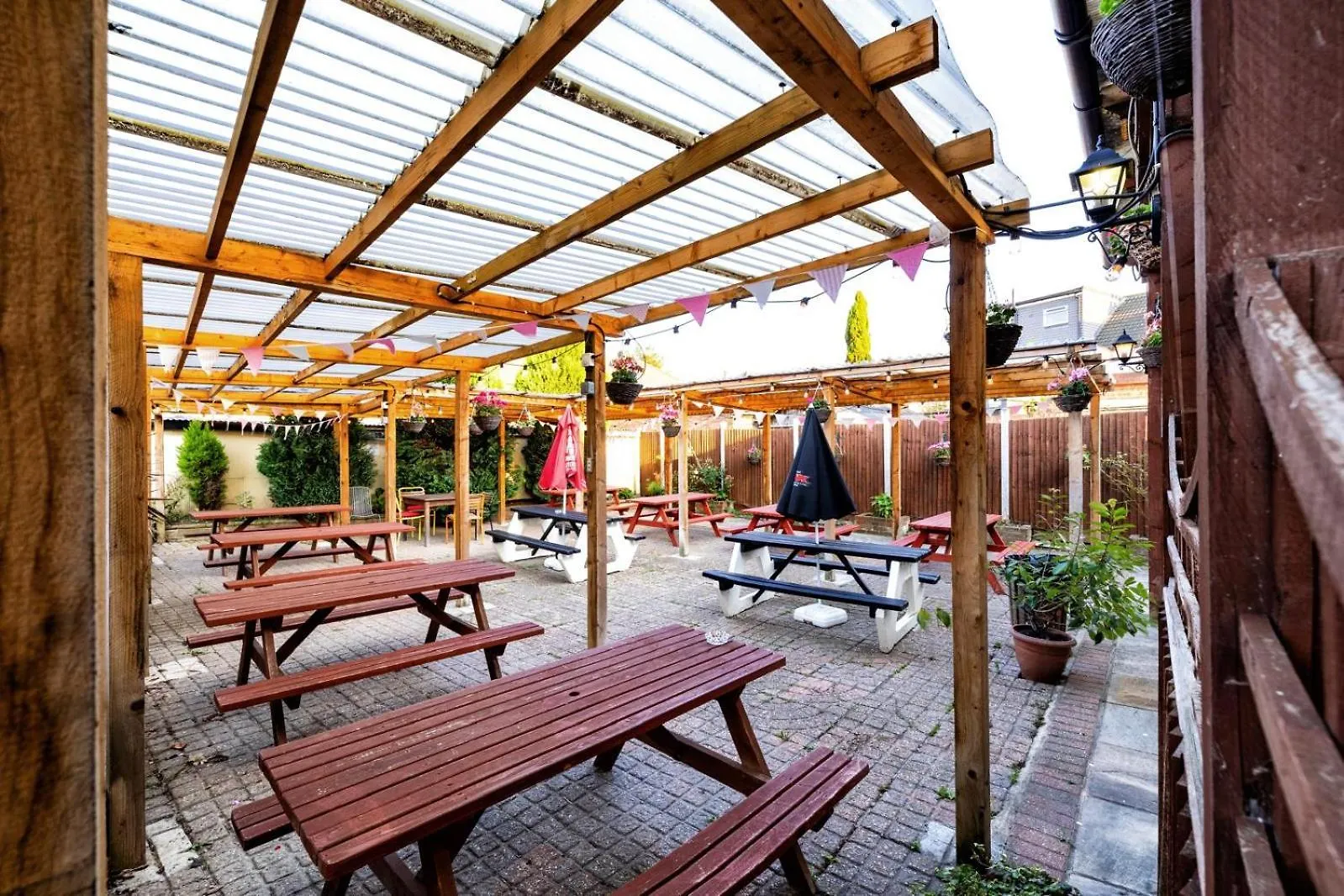The Eastbrook Pub & Hotel Dagenham